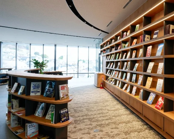 BOOK LOUNGE