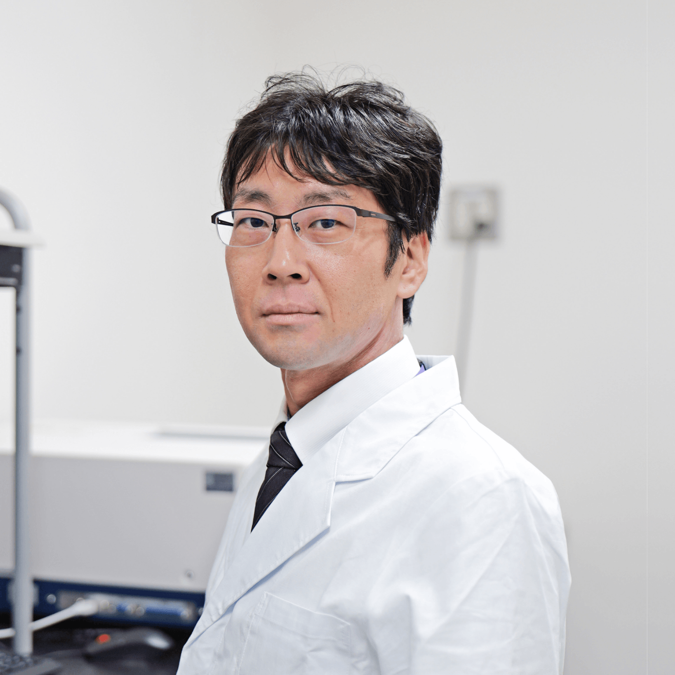 薬品物理化学研究室：山﨑 俊栄 准教授