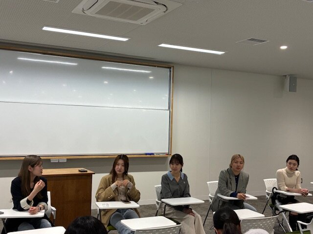 先輩座談会.jpeg
